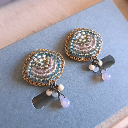 ビーズ刺繍イヤリング イヤリング・ノンホールピアス lotus