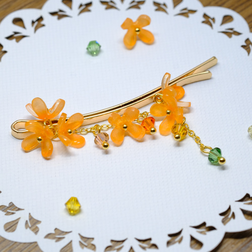 R*︎様 金色の花模様ヘアピン 金木犀ヘアピン♥月中花 ヘアピン 蝶蔵閣 通販 18380994｜Creema
