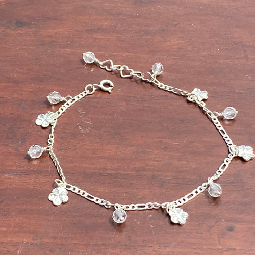 プルメリアとジルコニアがキラリと華やかな チェーン ブレスレット