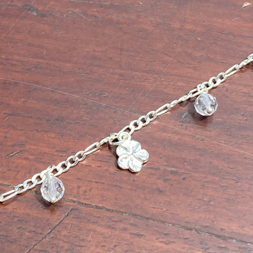 プルメリアとジルコニアがキラリと華やかな チェーン ブレスレット