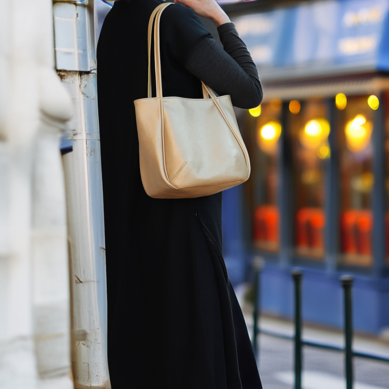 国産本革トート　エッジの効いたゴールドメタリックカラーのトートバッグ【ヤスミン】