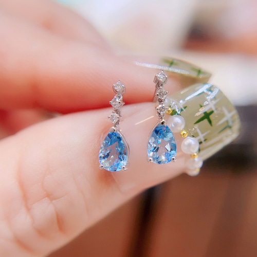 【送料無料キャンペーン】 天然ダイヤモンド付きアクアマリンピアスk18 ピアス（スタッド アクセサリー
