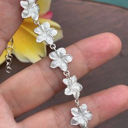 Ginta カメリア フラワーブレスレット シルバー Zinnia Flower Bracelet_Silver Pearl – WTLA