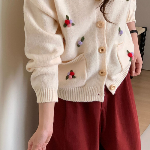秋冬の新作 *花刺繍セーターコート *甘いニットカーディガン 秋冬の新作 *花刺繍セーターコート *甘いニットカーディガン