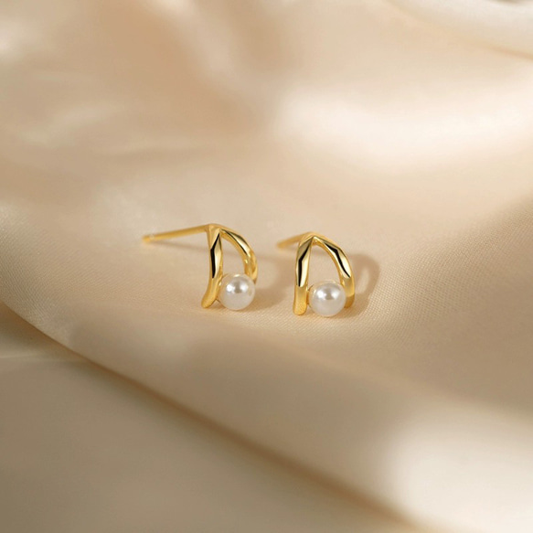 耳環，珍珠，鏤空，一顆珍珠，一顆珍珠 第4張的照片