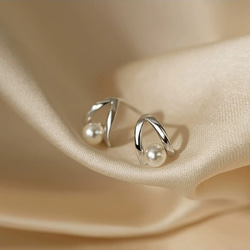 耳環，珍珠，鏤空，一顆珍珠，一顆珍珠 第3張的照片