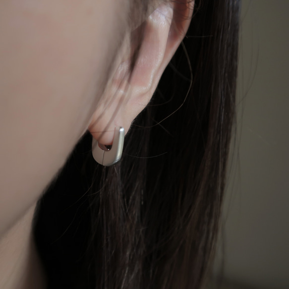 925純銀  幸運 馬蹄形 U型 亮霧面 易扣 耳環  一對 免費包裝 第7張的照片