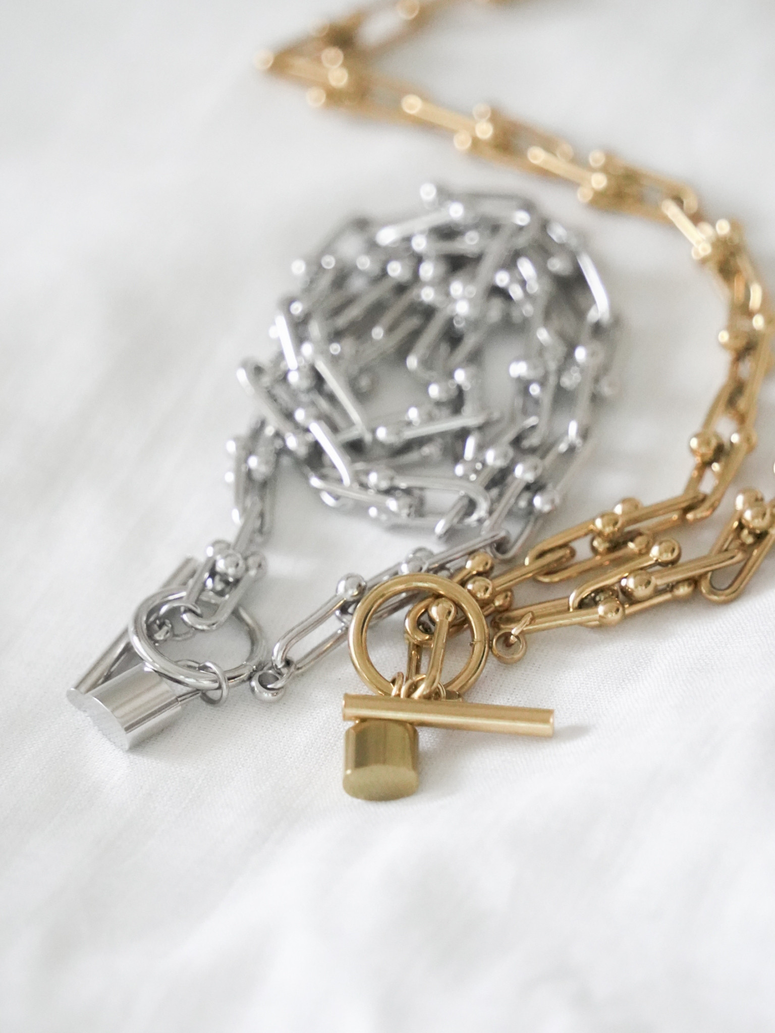 シンプルに差がつく　小さなロックのチェーンネックレス（シルバー）ーLock Chainー