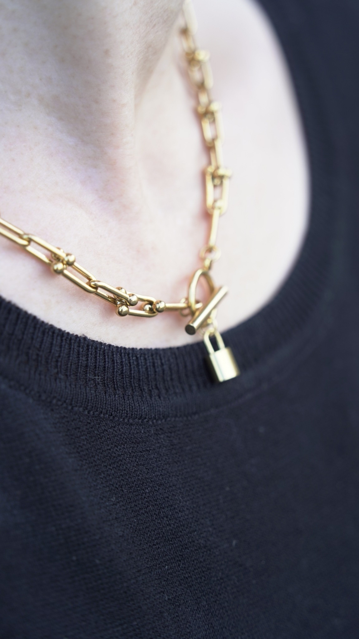 シンプルに差がつく　小さなロックのチェーンネックレス（シルバー）ーLock Chainー