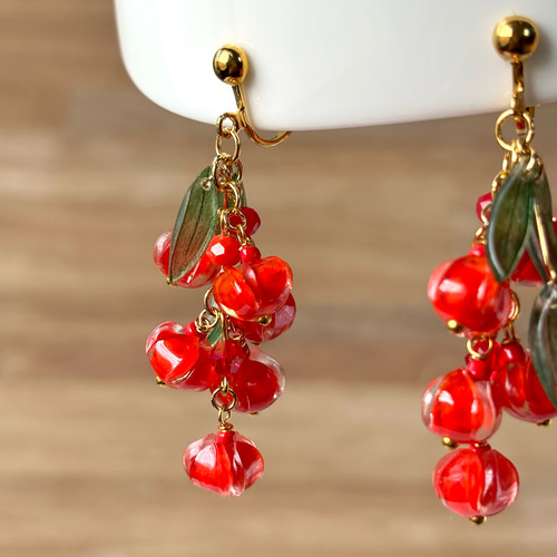 南天ゆれるイヤリング＊赤＊ナンテン＊実＊レッド＊クリスマスカラー