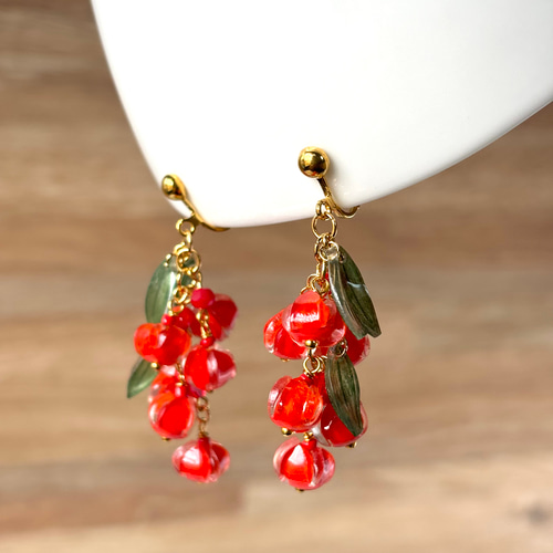南天ゆれるイヤリング＊赤＊ナンテン＊実＊レッド＊クリスマスカラー