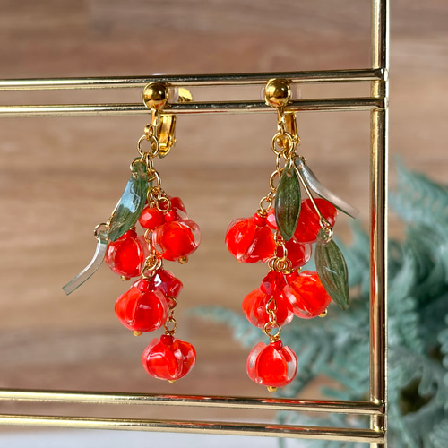 南天ゆれるイヤリング＊赤＊ナンテン＊実＊レッド＊クリスマスカラー