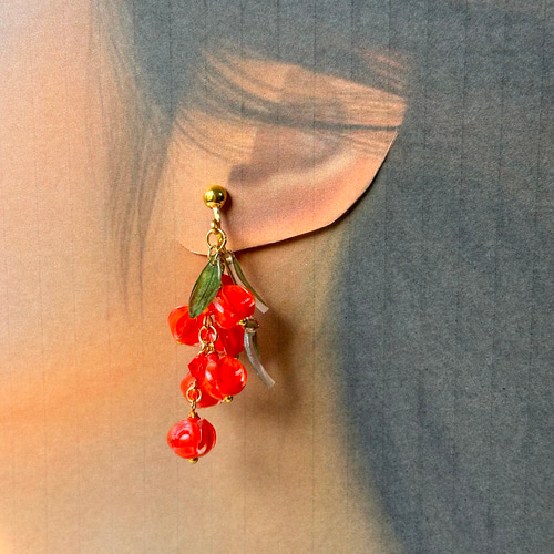 南天ゆれるイヤリング＊赤＊ナンテン＊実＊レッド＊クリスマスカラー