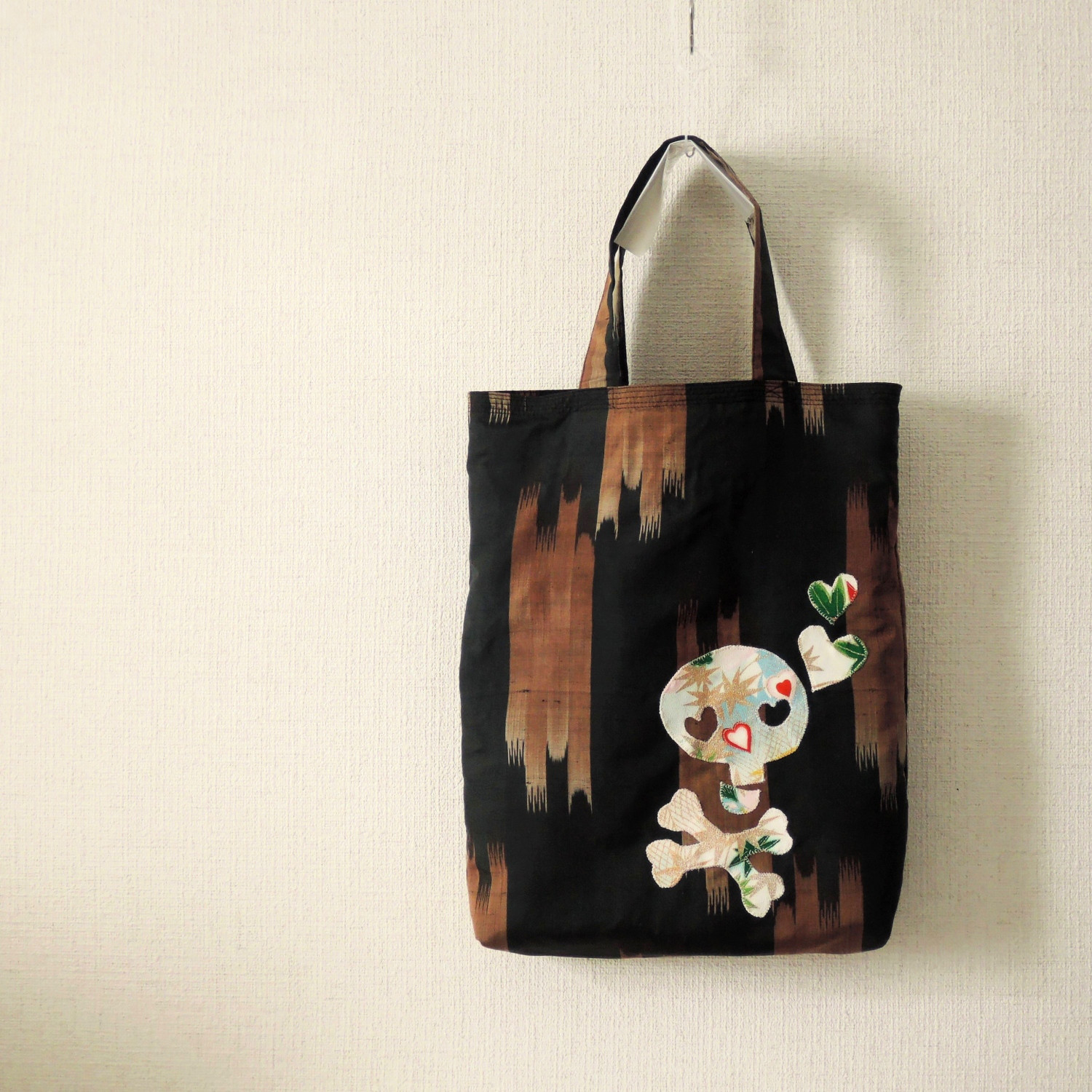 レトロ着物のBAG　ハート・ドクロ/スカル（黒・茶の銘仙）内ポケット付き【一点もの】
