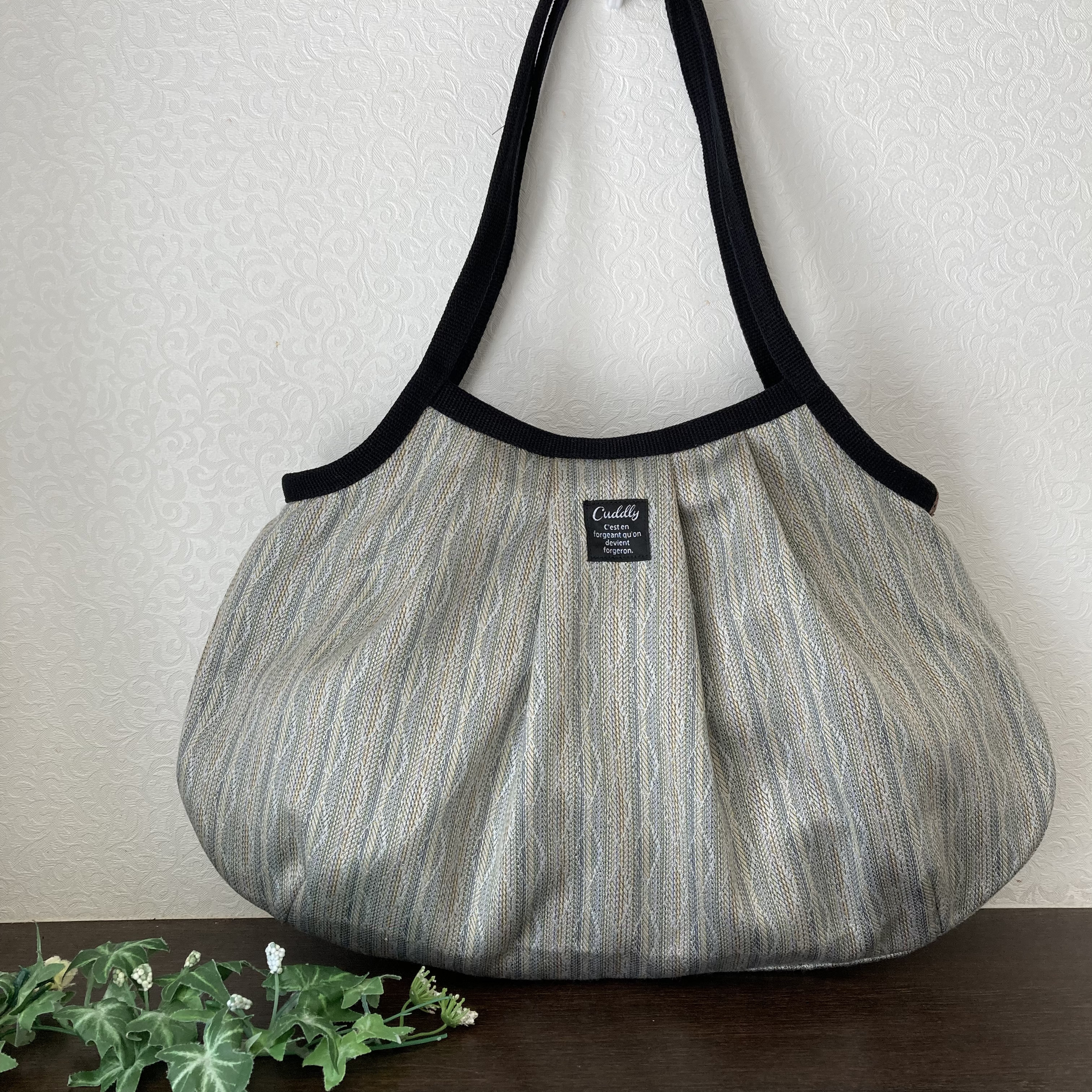 ハンドメイド＊ショルダーがま口バッグ刺繍レース・ブラックと