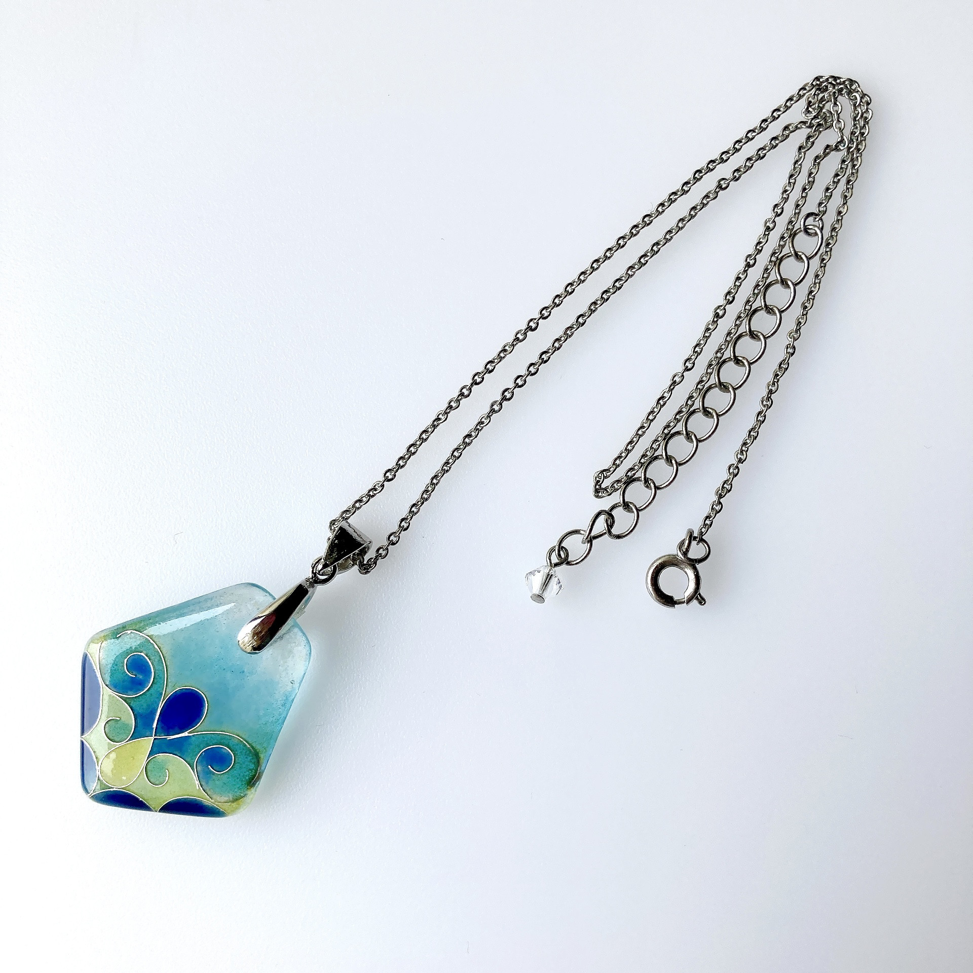 五角形のペンダント（青×青緑×黄）-ガラス胎有線七宝-  YK-006