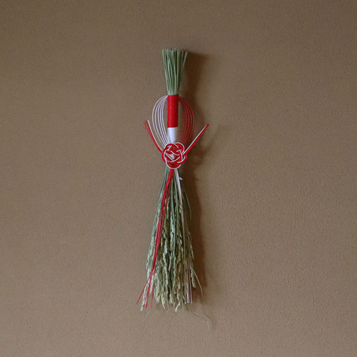 稲穂に水引きを添えた新年を迎える　和モダン　しめ縄　リース　お正月飾り　注連縄 2025年】02）稲穂と水引シンプルな正月飾り「結」 しめ縄・しめ飾り