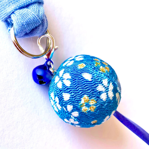 ☆紫陽花・リボン・じゃれ猫・パーツ・チャーム☆ 紫陽花・猫チャームのキーホルダー | azureblue