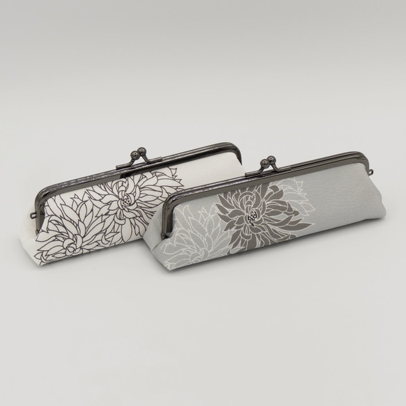 京友禅　がま口ペンケース（眼鏡ケース）『ONE TONE』　菊　モノトーン 1枚目の画像