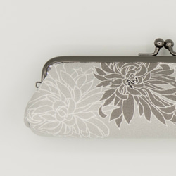 京友禅　がま口ペンケース（眼鏡ケース）『ONE TONE』　菊　モノトーン 9枚目の画像