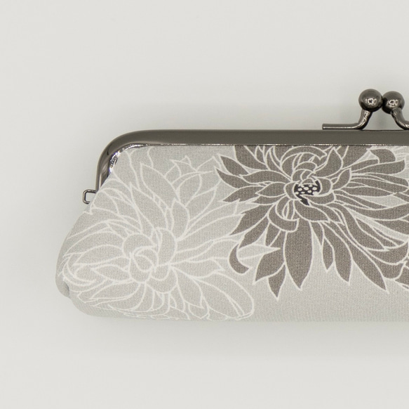 京友禅　がま口ペンケース（眼鏡ケース）『ONE TONE』　菊　モノトーン 9枚目の画像