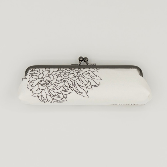 京友禅　がま口ペンケース（眼鏡ケース）『ONE TONE』　菊　モノトーン 3枚目の画像