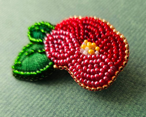 水琴様のオーダー品です　ビーズ刺繍ブローチ4点　ハンドメイド 水琴様のオーダー品です ビーズ刺繍ブローチ4点 ハンドメイド