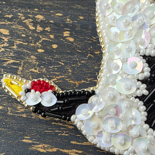 鶴 ブローチ 帯留め ビーズ刺繍 ブローチ TAKAYO 通販 18384234