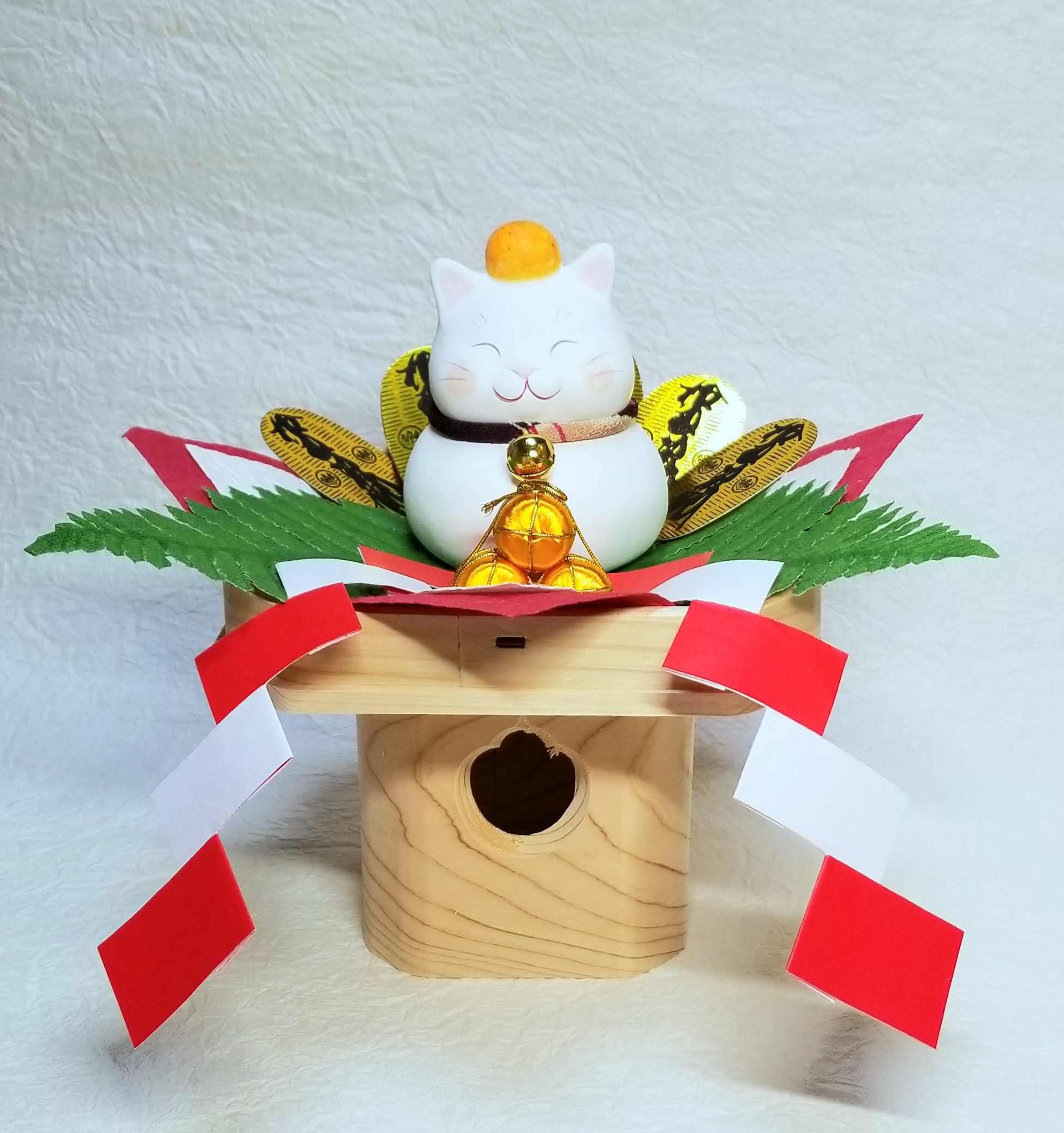 おめでたい福ねこ鏡もち飾り(紫紐)