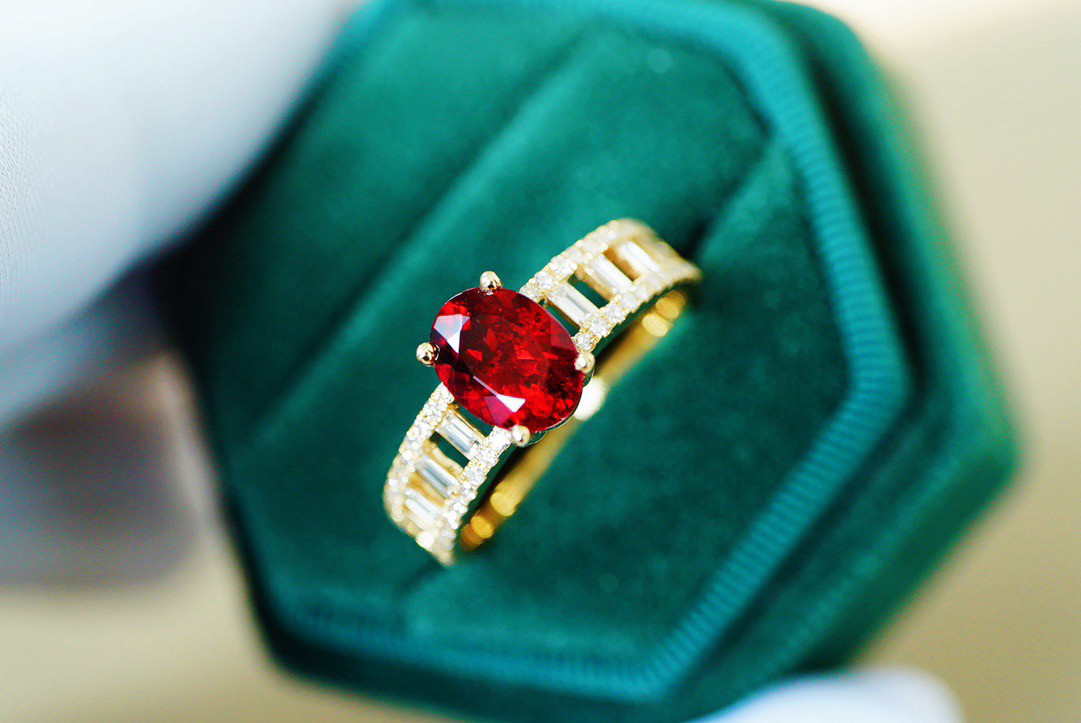 「高貴」K18YG 天然赤トルマリン　天然ダイヤモンド　上品　幸運　友情　希望　10月誕生石　リング 188,000円