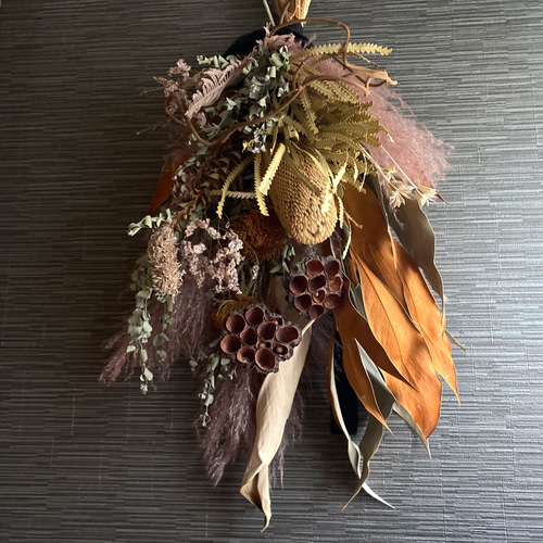 ドライフラワースワッグ　大きめ　ウエディングブーケ　前撮り　グレビレア　壁掛け ドライフラワースワッグ 大きめ ウエディングブーケ 前撮り グレビレア