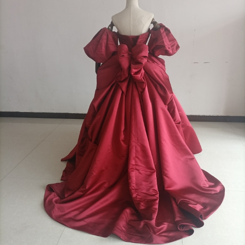 人気上昇！カラードレス ボルドー色 ベアトップ 取り外し袖 ふっくら  