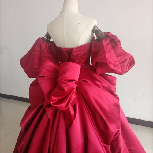 人気上昇！カラードレス ボルドー色 ベアトップ 取り外し袖 ふっくら  