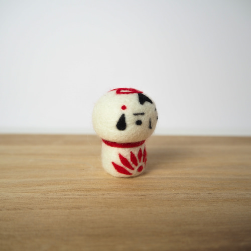羊毛フェルト＞手のりサイズのミニこけし（りぼん） 羊毛フェルト