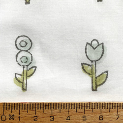 インド ブロックプリント生地 [55cm単位] Sanganeri フラワーフィールド グリーン 花 CH IF0096 3枚目の画像