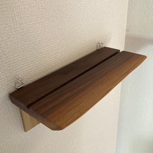 耳(樹皮)付き飾り棚 耳(樹皮)付き飾り棚 耳(樹皮)付き飾り棚 樹皮の耳の形を残した