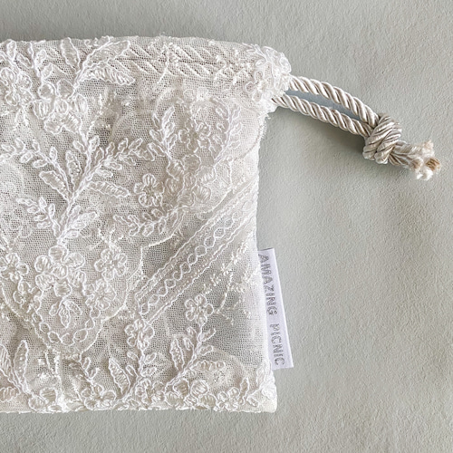レース刺繍のチュール巾着ポーチ(フラワー) ポーチ amazing