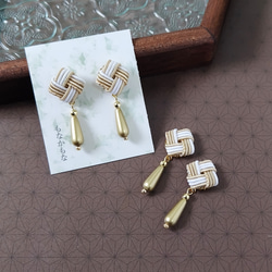 市松模様 ベージュ】水引と艶消ビーズのピアス 樹脂ピアス イヤリング