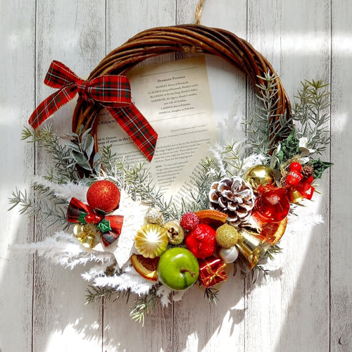 ハンドメイドクリスマスリース木の実とバンパスグラスのナチュラル