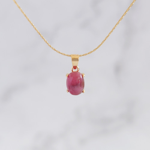 とても愛らしいレッドカラーが美しいロードナイトシリカのネックレス