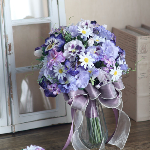 ふんわりパンジーのクラッチブーケ ブートニア付き ウェディングブーケ