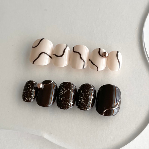 うねうねブラウン ネイルチップ うねうねブラウン ♡ ネイルチップ ネイルチップ（つけ爪） Runash I