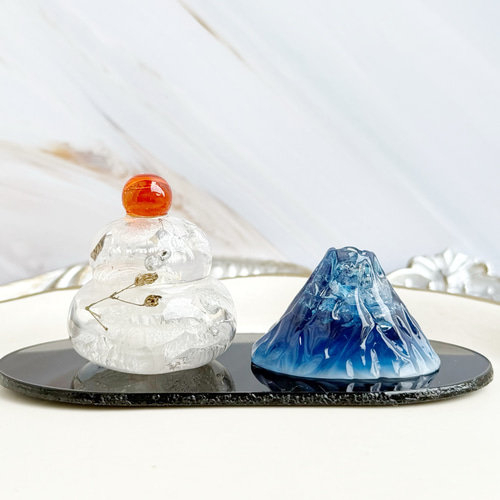 Creema限定】ちょこんと飾りたくなる レジンの小さな鏡餅と富士山の