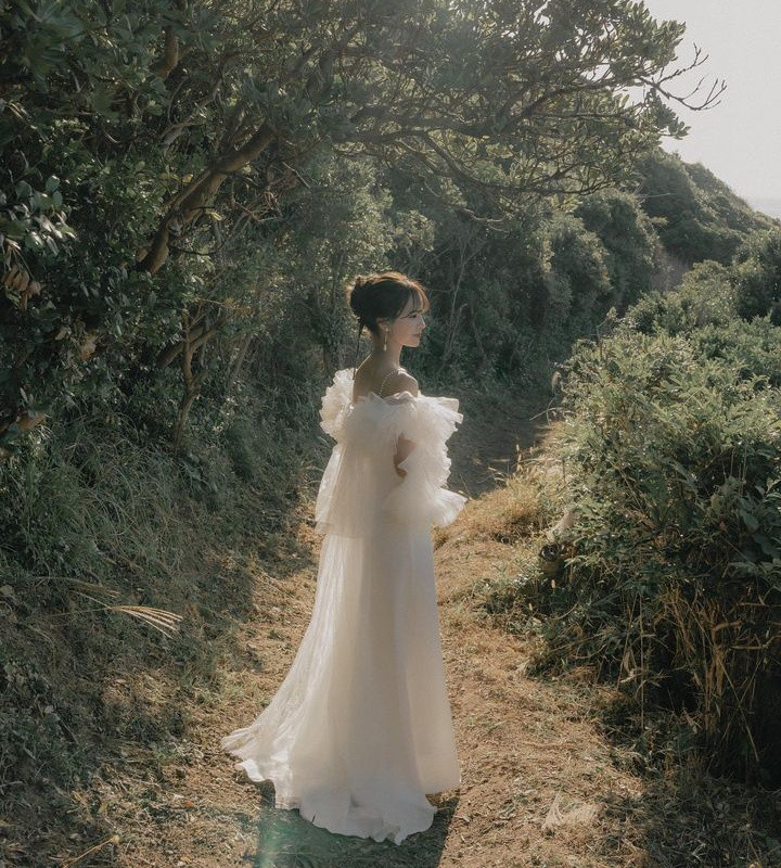 実例写真！ 人気上昇！ウェディングドレス  ツーピース  ビーズ  クレープ生地  ブライダル トップス  前撮り