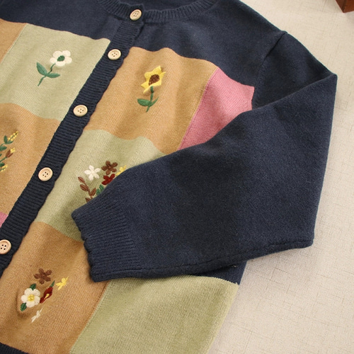 秋の新作☆ニットカーディガン☆かわいい花柄】丸ネック