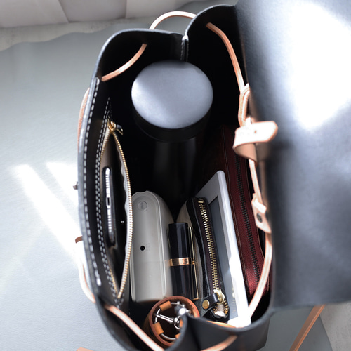 牛革手作りリュックサックレザーバックパック リュック・バックパック