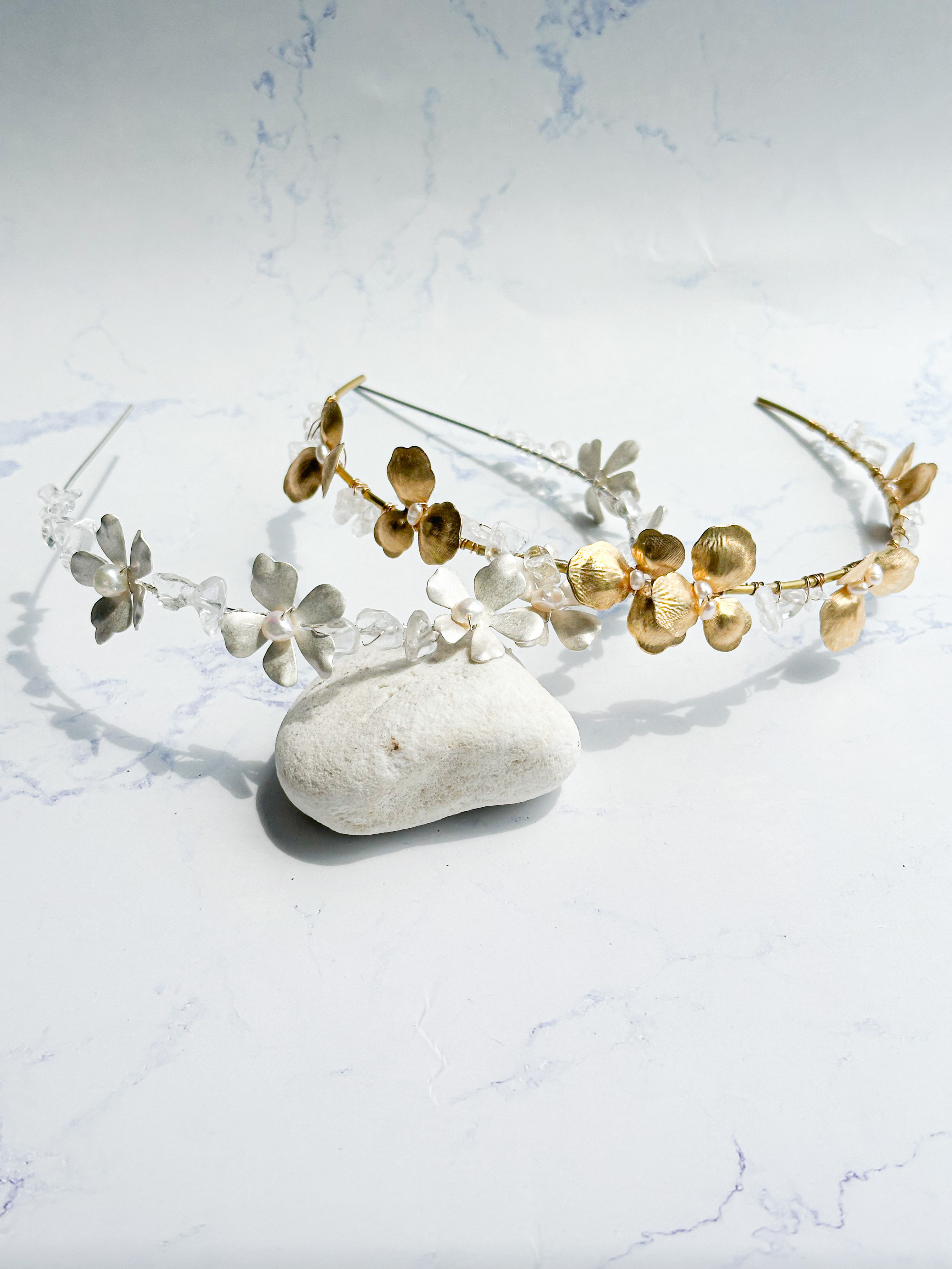 水晶フラワーヘッドアクセサリー　花嫁髪飾り　前撮り　ブライダルヘアアクセサリー　成人式　卒業式　海外発送