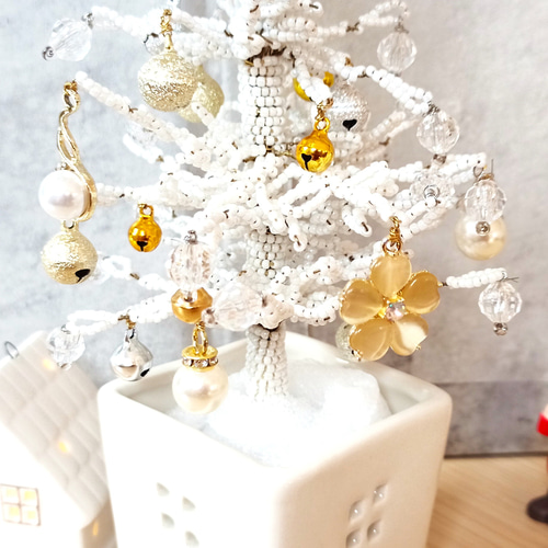 ホワイトクリスマスツリー 高さ23cm ゴージャスなホワイト＆ゴールド