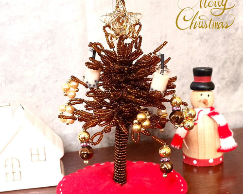 ○ブラウンクリスマスツリー 高さ15cm 茶色のツリーにゴールド装飾を