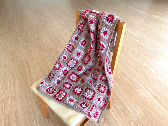 モヘヤのブランケット　ひざ掛け　モチーフ　グラニースクエア 2枚目の画像